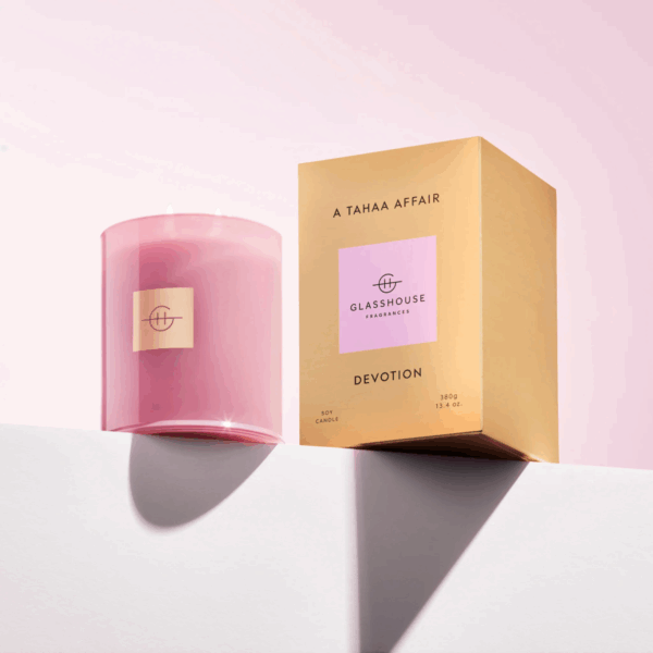 Glasshouse A Tahaa Affair Devotion Triple Scented Soy Candle 380g - Image 3
