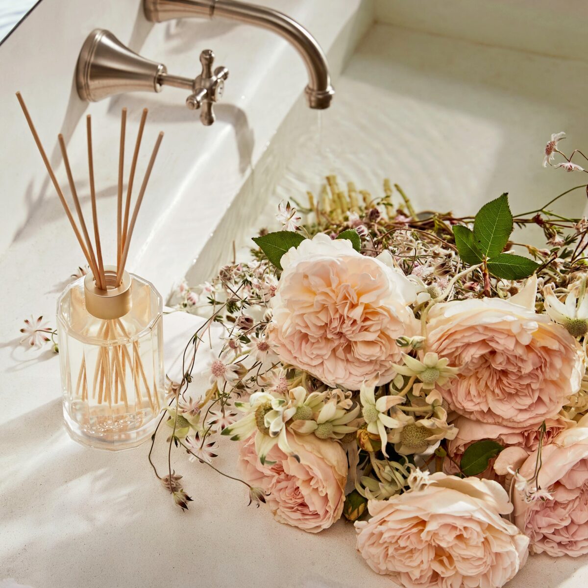 CIRCA-Rose-Lychee-Diffuser-002.jpg