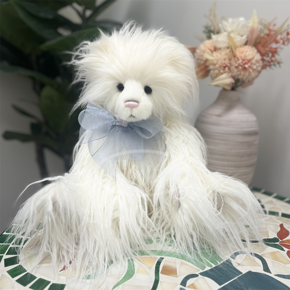 Charlie-Bears-Charmaine-01.jpg