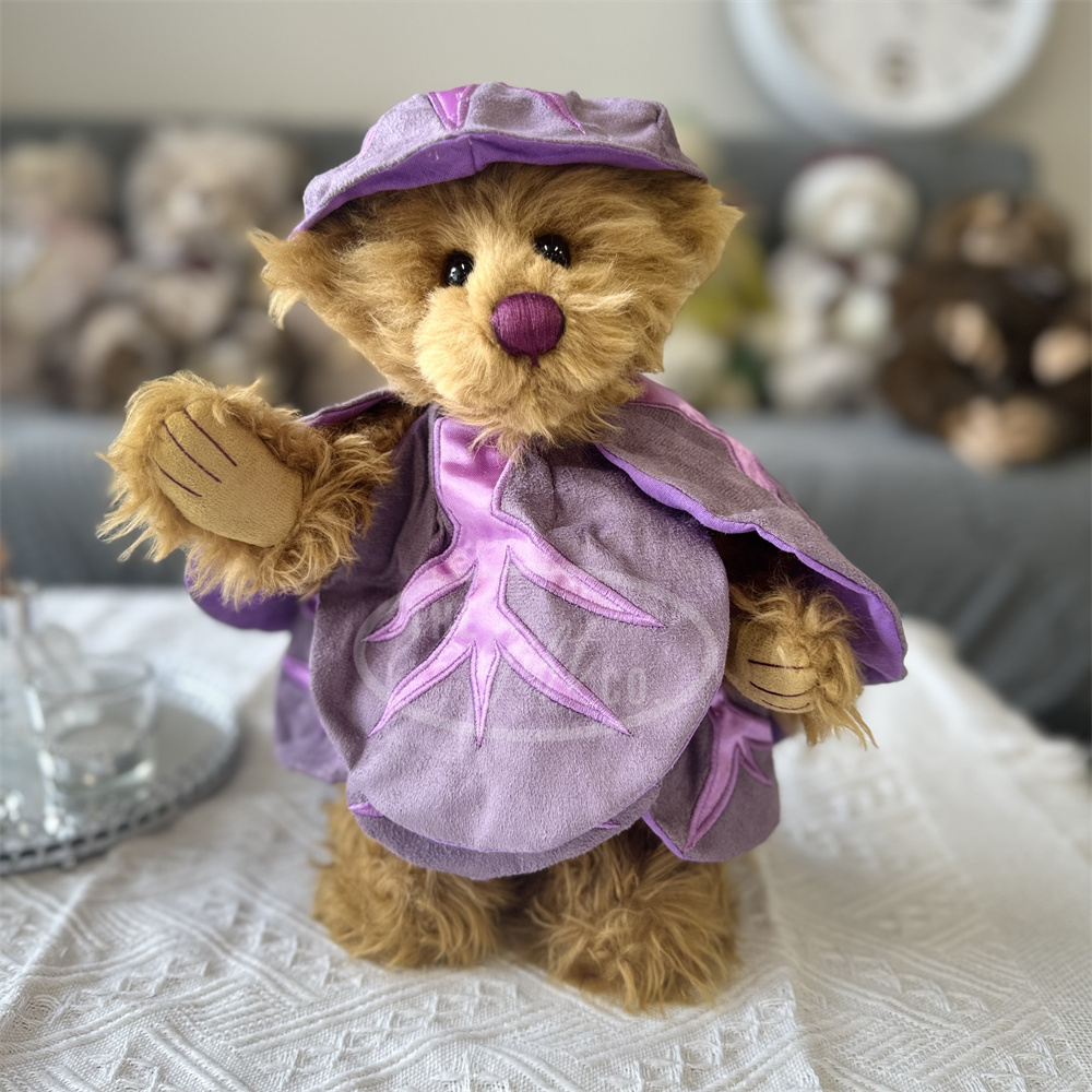 Charlie-Bears-Pickles-01.jpg