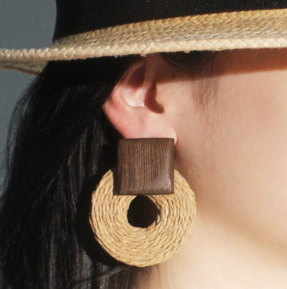EAR021-L-1.jpg